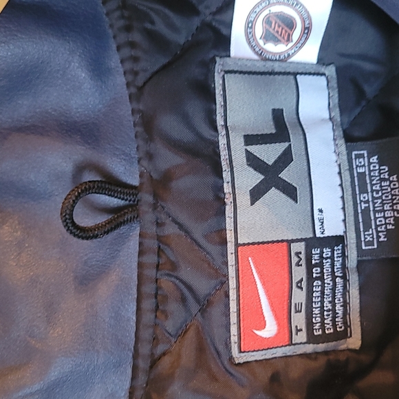 NHL LEAFS JACKET - Picture 4 of 4